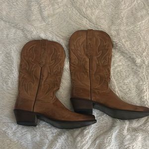Nocona Women’s size 9 tan fashion western boot, only worn once, like new